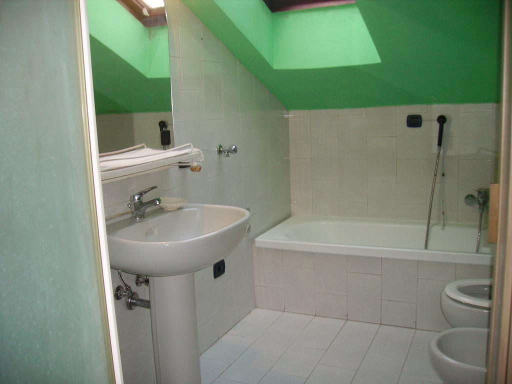 Star One Hotel Milan Bilik gambar